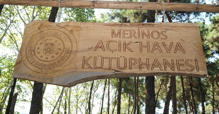 Bursa’da ‘Açık Hava Kütüphanesi’ kuruldu