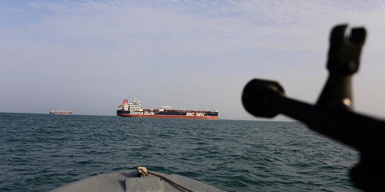 Basra Körfezi’nde gerilim! İran, BAE gemisine el koydu