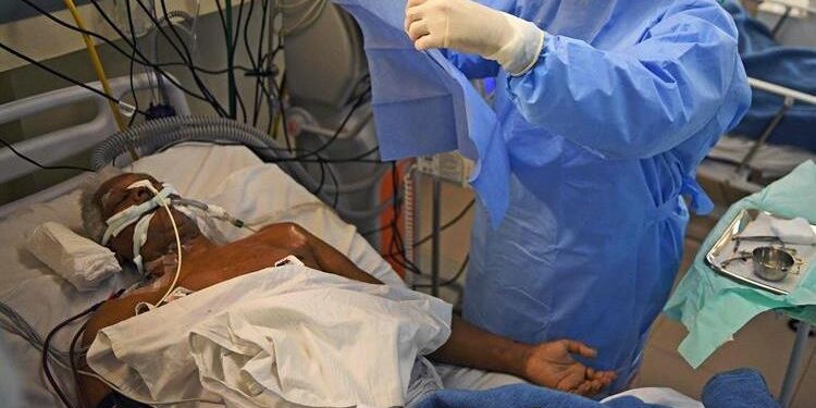 Hindistan’da alkollü dezenfektan içen 10 kişi öldü