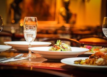 İngiltere’deki lokantalarda hesabın yarısını devlet ödeyecek