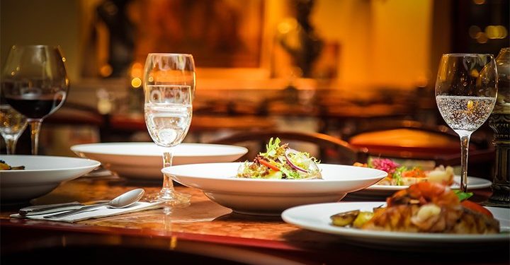 İngiltere’deki lokantalarda hesabın yarısını devlet ödeyecek