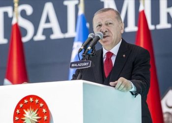 “Mahvolmalarına yol açacak yanlışlardan uzak dursunlar”