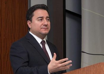 “Kimse suçluyu başka yerde aramasın, kötü yönetiliyoruz”