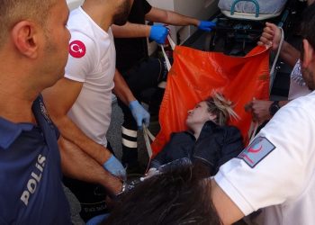 Bursa’da ayrılmak isteyen sevgilisini bıçakladı!