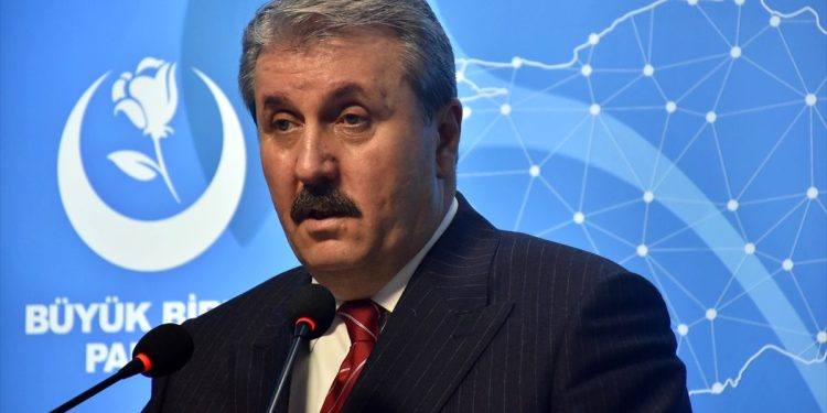 Destici: “Türkiye, Mavi Vatan’dan bir adım dahi geri atmamalıdır”