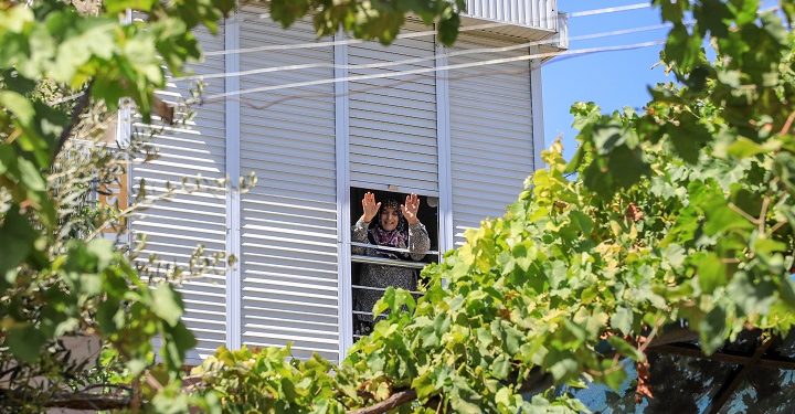 Birikimleriyle aldığı evini eğitime bıraktı