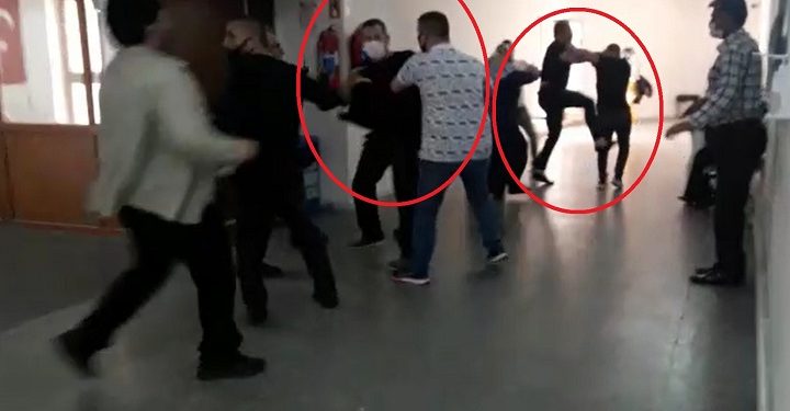 Bursa Adliyesi’nde tekme ve yumruklu kavga