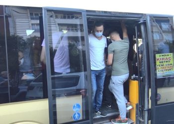 İstanbul’da yine aynı manzara: Minibüsten 40 kişi çıktı