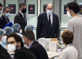 Fransa Başbakanı: Yanlış yola girdik, vakalar arttı