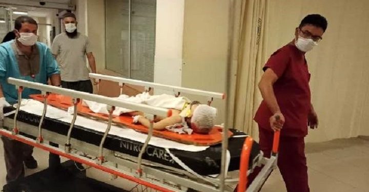 Bursalı minik çocuk oyun oynarken balkondan düştü