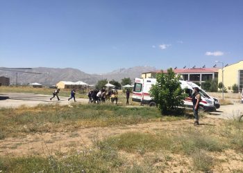 Hakkari’de bir araç uçuruma yuvarlandı: 6 ölü