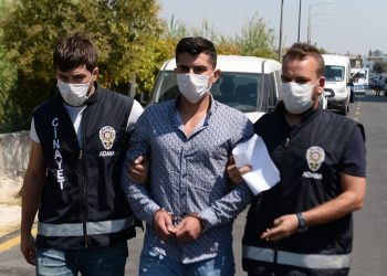 Kuaförden geç dönen ablasını döven eniştesini vurdu