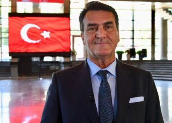 Mustafa Dündar’dan 30 Ağustos mesajı