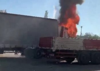 Bursa’da park halindeki TIR yandı