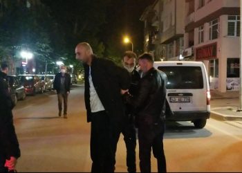 Tartıştığı arkadaşını öldürdü!