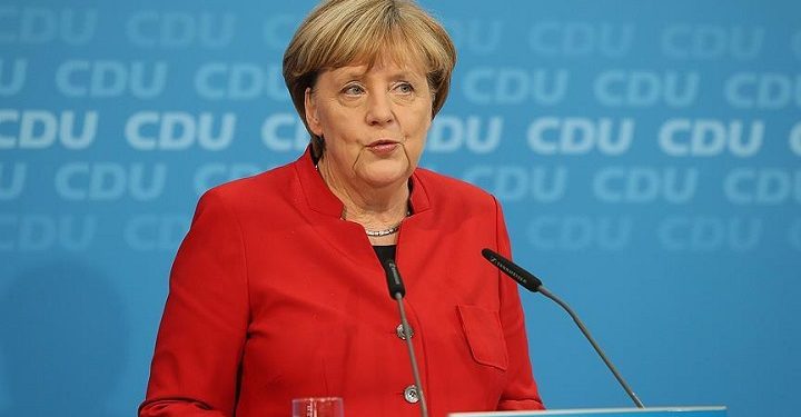 Merkel: Yunanistan’ı AB olarak desteklemek görevimiz