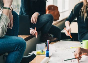 Avrupa’da gençler ortalama 26 yaşında evden ayrılıyor