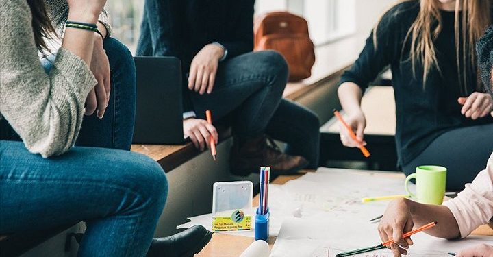 Avrupa’da gençler ortalama 26 yaşında evden ayrılıyor