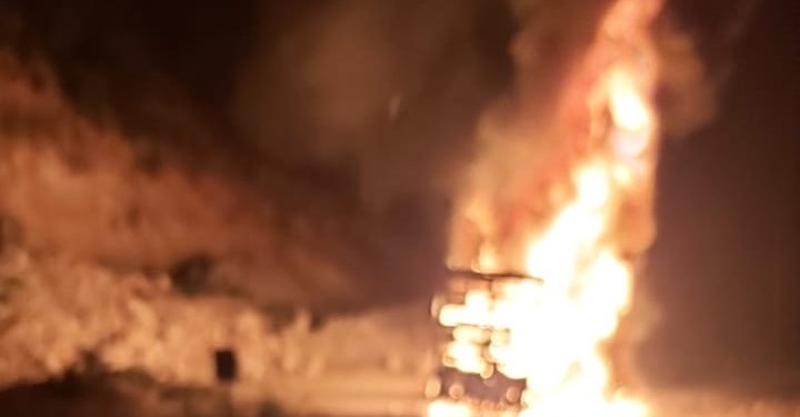 TIR yandı, 500 tavuk öldü