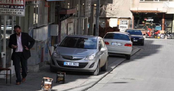 Kaldırıma park etmeye 2 bin TL ceza