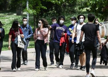 Üniversite mezunu gençler asgari ücret kıskacında