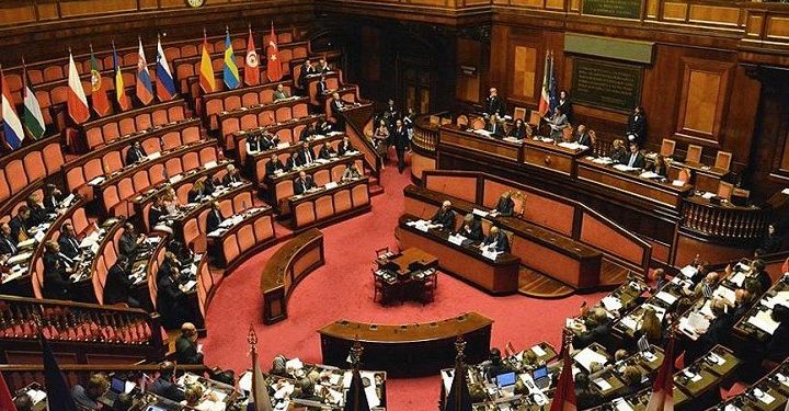 İtalya’da 5 milletvekiline istifa çağrısı