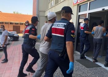 Bursa’da iki grup arasında taşlı sopalı kavga