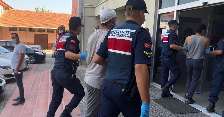 Bursa’da iki grup arasında taşlı sopalı kavga