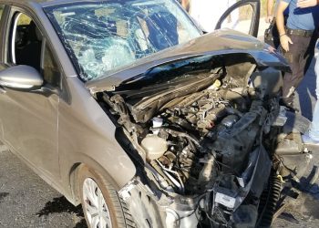 Kamyonetle çarpışan otomobilde sıkışan sürücü öldü