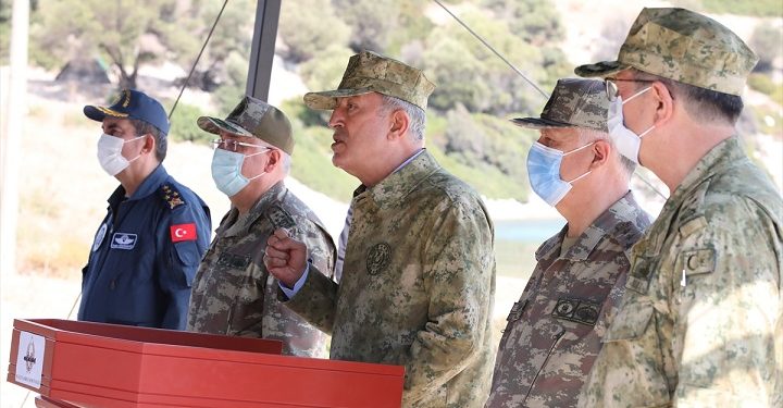 Komutanlardan Kardak Kahramanları’na ziyaret