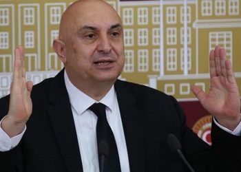 Macron’a bir tepki de CHP’den