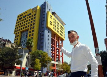 ‘Dünyanın en saçma binası’ yıkılıyor