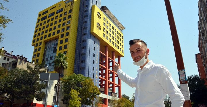 ‘Dünyanın en saçma binası’ yıkılıyor