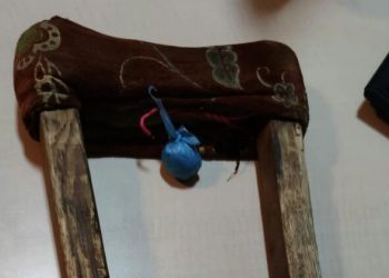 Engelli koltuk değneğinden uyuşturucu çıktı