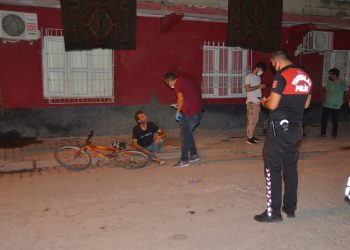 Evli kadına mesaj attı! Mahalleli linç etmek istedi