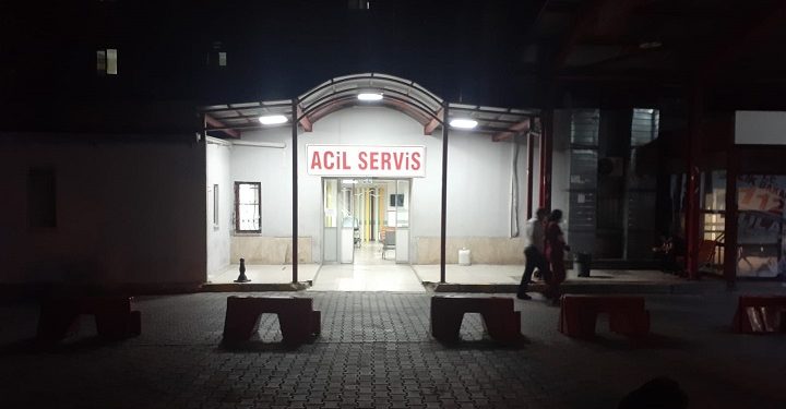 Genç kadın, evine misafirliğe gelenleri bıçakladı