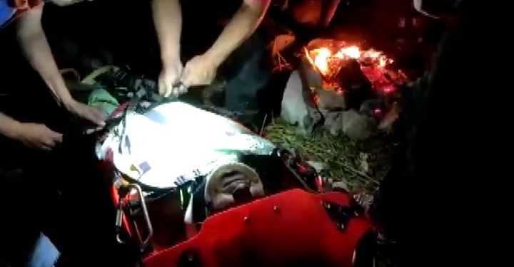 Bursa’da kayalıklardan düşen kişi helikopterle kurtarıldı