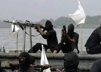 Nijerya’da korsanlar 18 kişiyi kaçırdı