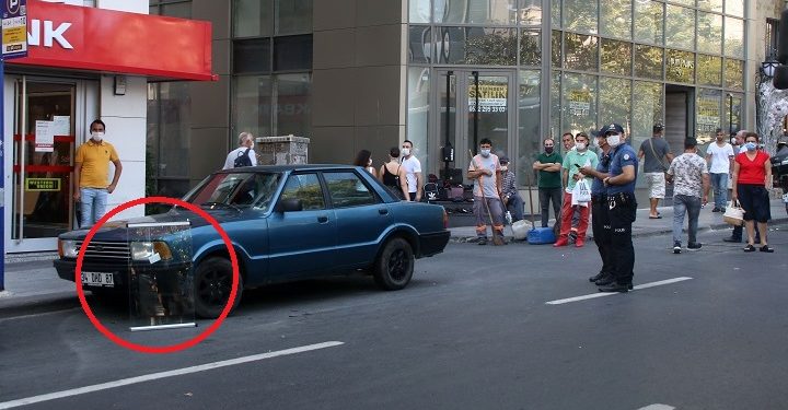 Yolda yürürken kafasına cam düştü!