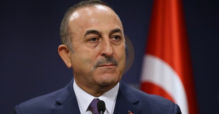 Yunanistan kendine güveniyorsa masaya otursun