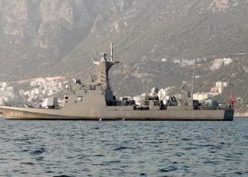 Türk fırkateyni, Meis Adası önünde