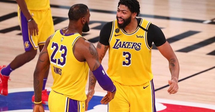 Lakers seride avantajı ele geçirdi