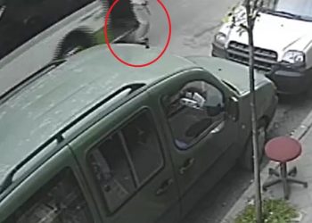 Bursa’da karşıdan karşıya geçerken otobüs çarptı