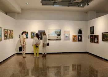 11 Sanatçı, Yeni̇den Başlamanın Duygularını Tuvale Aktardı