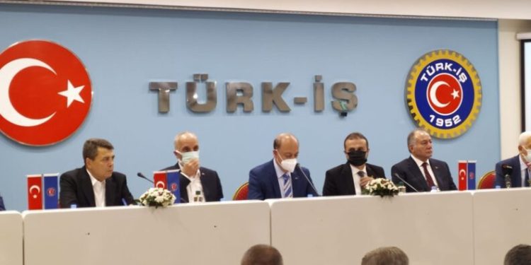 2021 Yılı Kamu Toplu İş Sözleşmeleri̇ Çerçeve Protokolü İmzalandı