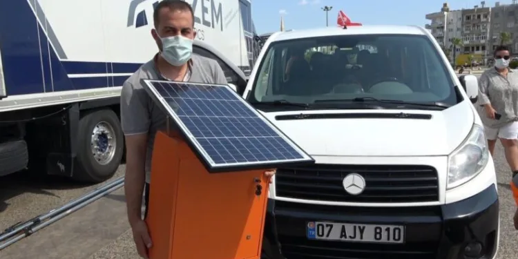 3 Kardeşten, Yangın Bölgesi̇ne Güneş Ve Ay Enerji̇si̇ Paneli̇