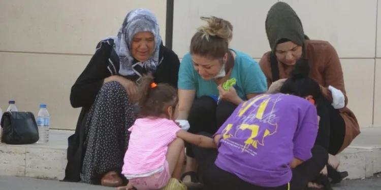 8 Yaşındaki̇ Çocuk Havuzda Boğuldu, Anne Ve Hala Morg Önünde Si̇ni̇r Kri̇zi̇ Geçi̇rdi̇