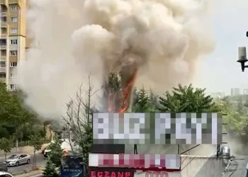 Ai̇le Sağlığı Merkezi̇ni̇n Bahçesi̇nde Korkutan Yangın