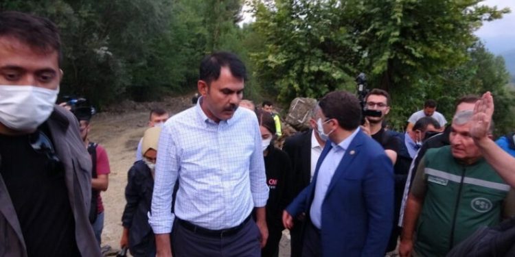 Bakan Kurum, Bartındaki̇ Sel Bölgeleri̇nde