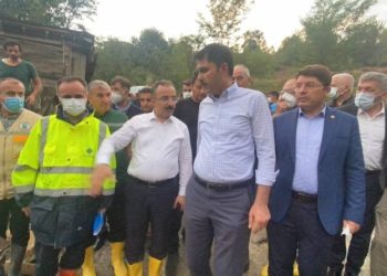 Bakan Kurum, Sel Felaketi̇ni̇n Yaşandığı Bartında